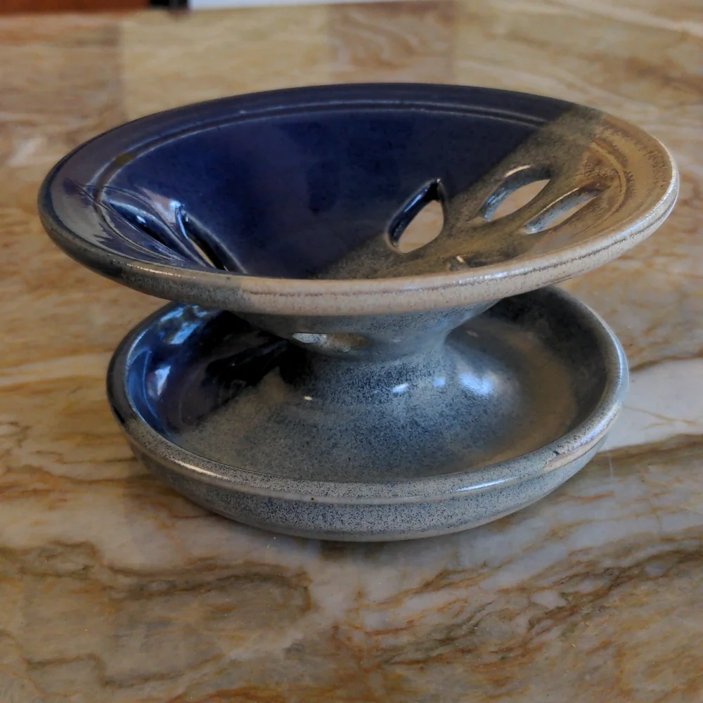 Ceramic soap dish